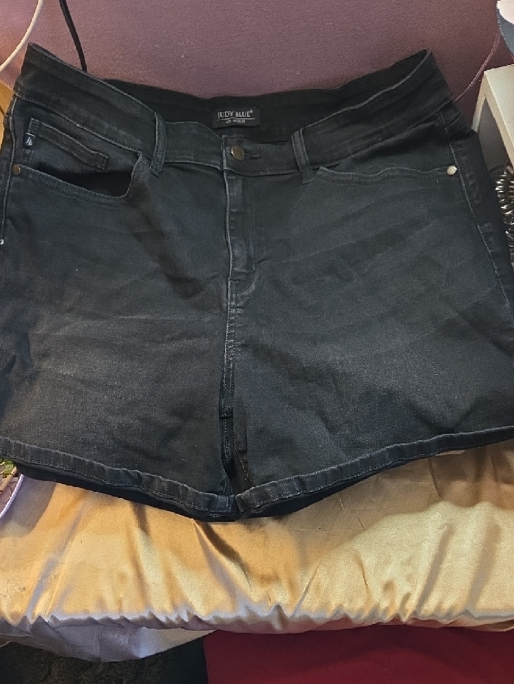 3 Judy Blue Womens  Blue Denim Jeans Shorts 2x - Picture 5 of 5